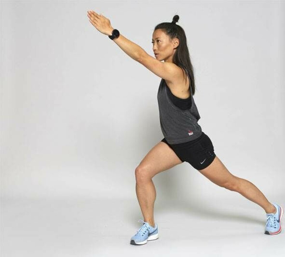 JUMPING SIDE-LUNGES 1