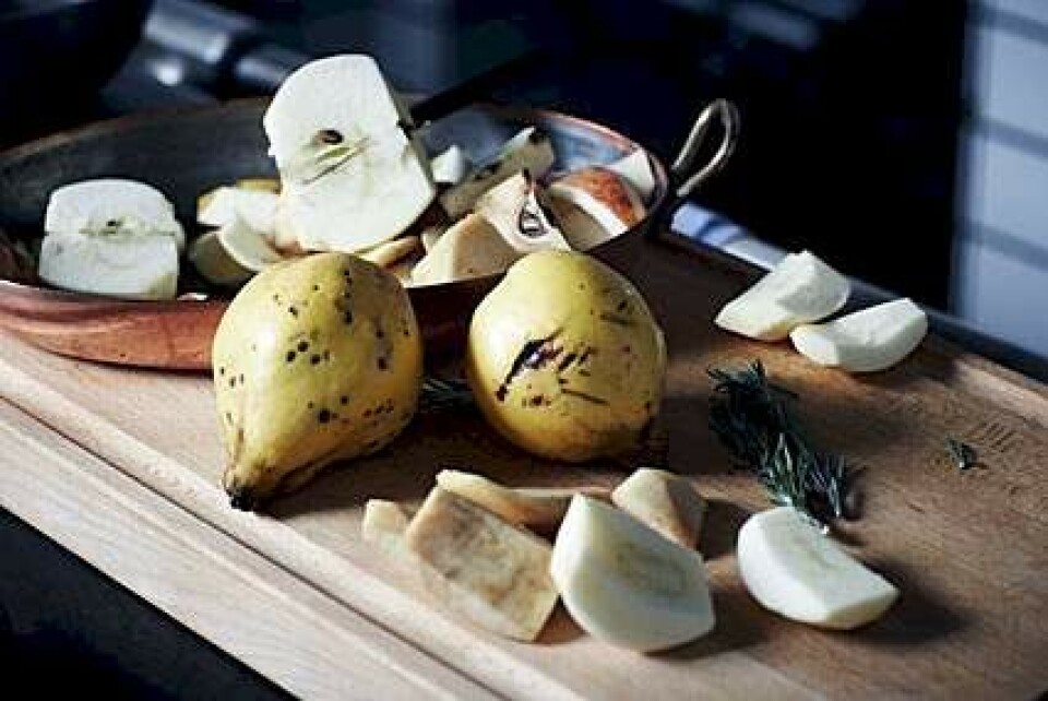 Lær at lave Havremysli med kompot af æbler og pærekvæde