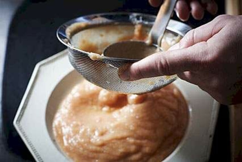 Lær at lave Havremysli med kompot af æbler og pærekvæde