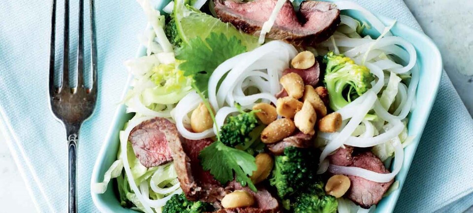 Grillet bøf på salat