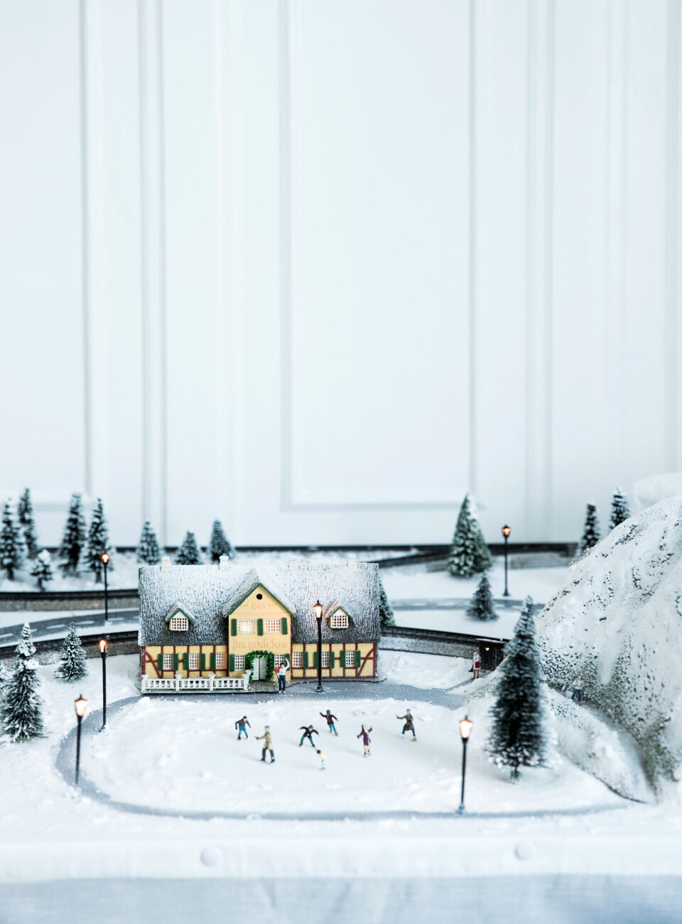 Når familien er ude at rejse, køber de altid nyt med hjem til togbanen som souvenirs, og Mette er med tiden blevet overrasket over, hvor mange modeltogbanebutikker, der faktisk findes i forskellige byer rundt om i verden.