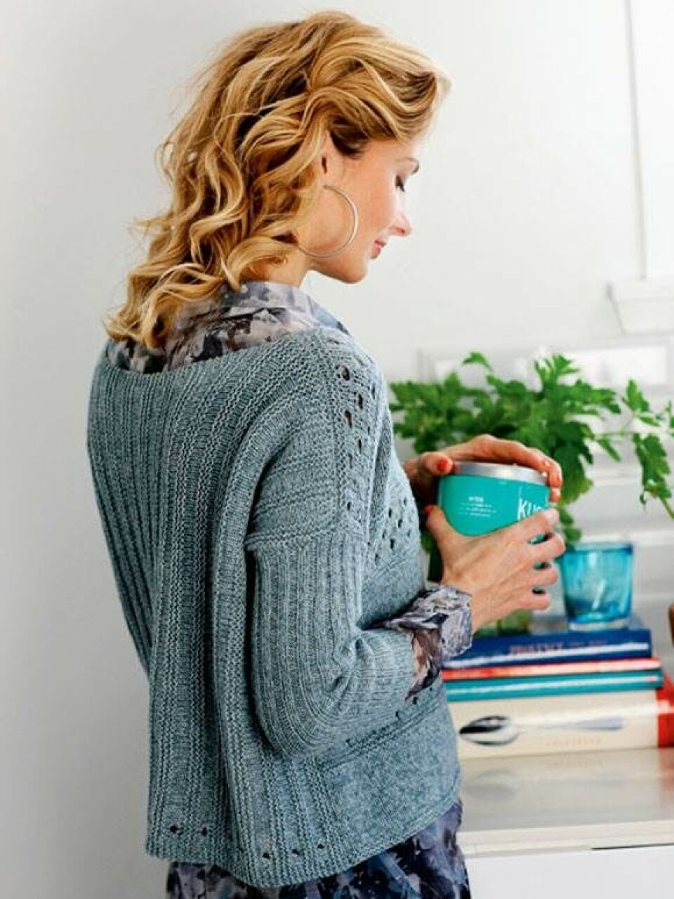 Bred bluse med smalleærmer
