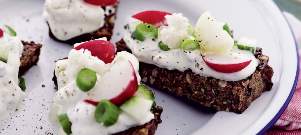 Kartoffelsalat med rygeost