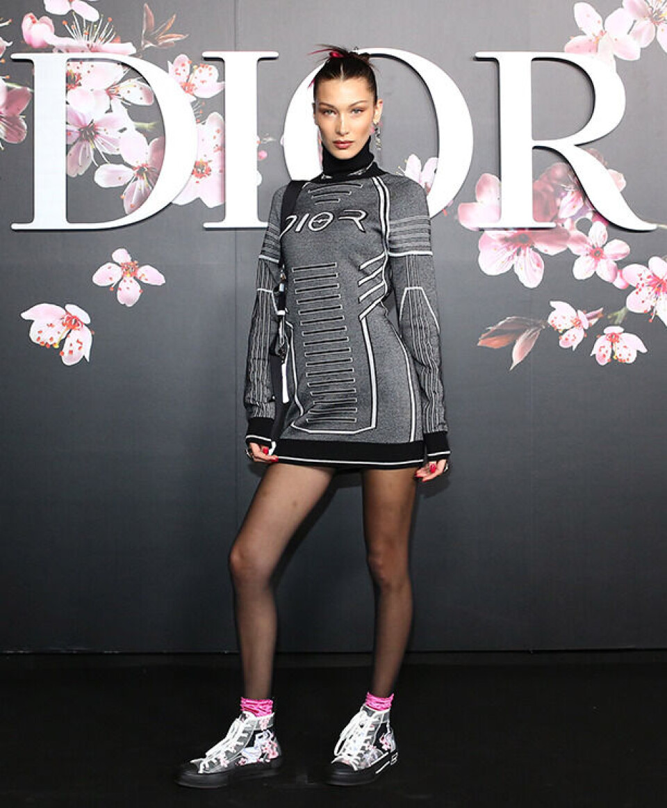 Bella-Hadid_Dior-Pre-Fall-2019_November-30-2018-Tokyo,-Japan.png
