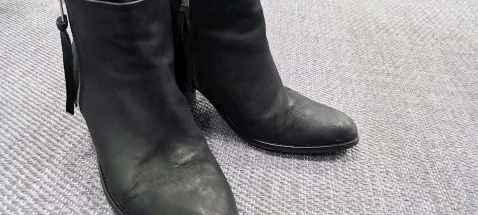 LIGE NU: Derfor deler kvinder billeder af deres sko