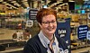 Finalist til Danmarks sødeste kassedame: Vibeke kender kundernes navne