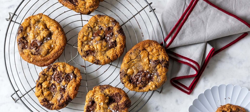 Lækre havregrynscookies med brunet smør og valnødder