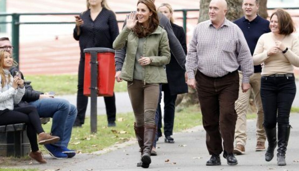 Klædt i en passende grøn farve mødte hertuginde Catherine op for at gå på insektjagt i skoven. (Foto: Chris Jackson/Getty Images)
