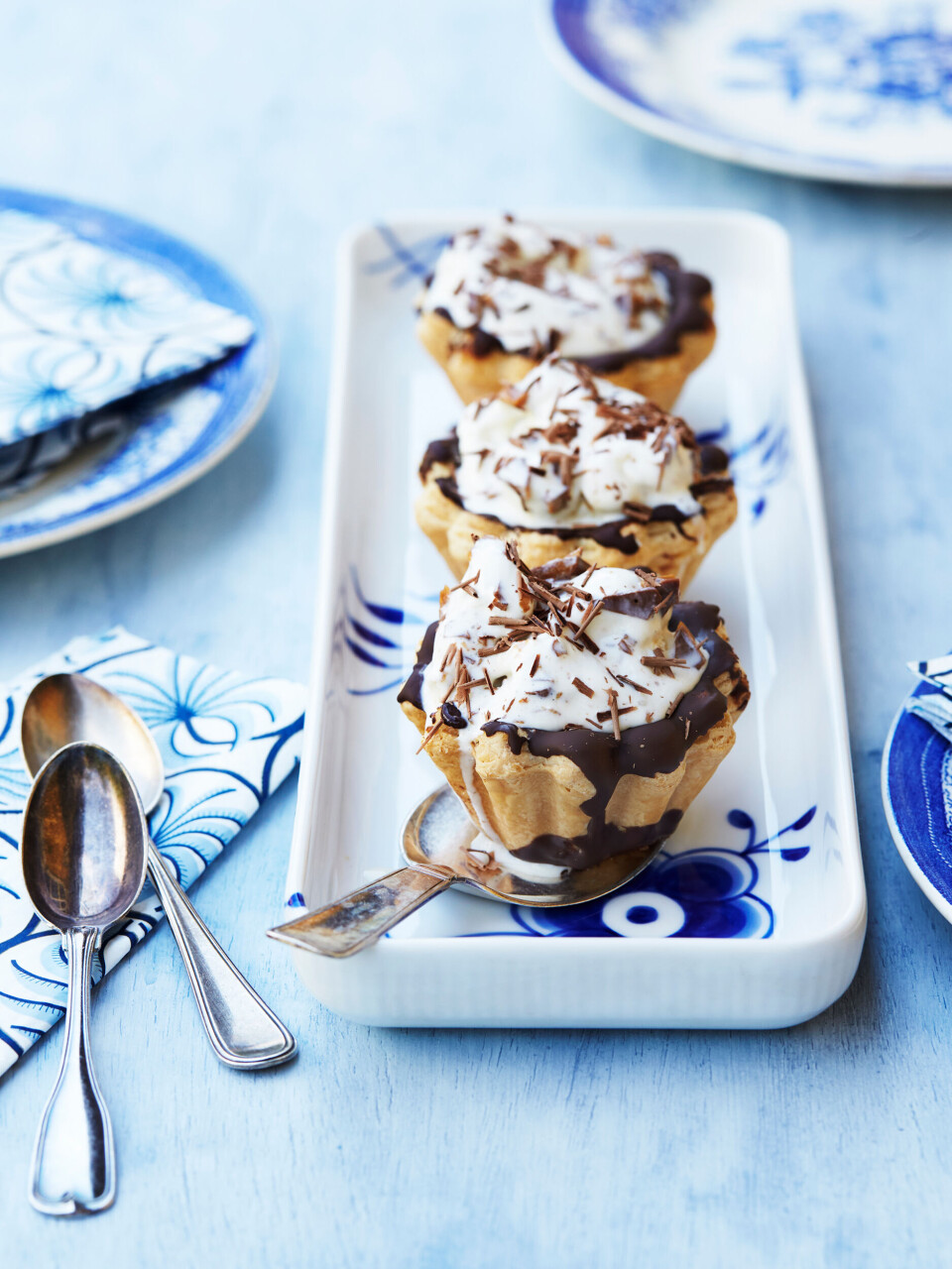 Tarteletter med cremet Daim-is