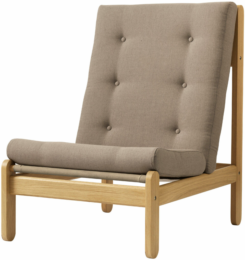 Klassiker med langt liv fra Poul M. Volther, som du kan udvide efter behov. J112, der oprindeligt er designet i 1971, kan nemlig sættes sammen til en sofa. FSC-certificeret eg, fra FDB, 6.99 kr.
