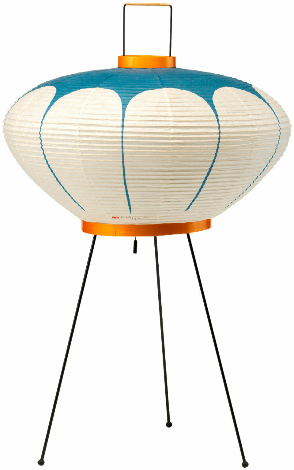 Bordlampe, Akari 9AD, designet af Isamo Noguchi i 1951, håndlavet i Japan, fås hos Stilleben, h 62 cm, 4.900 kr.