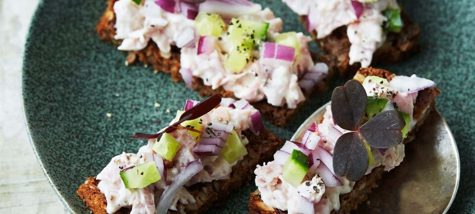 Skinkesalat med agurkeknas