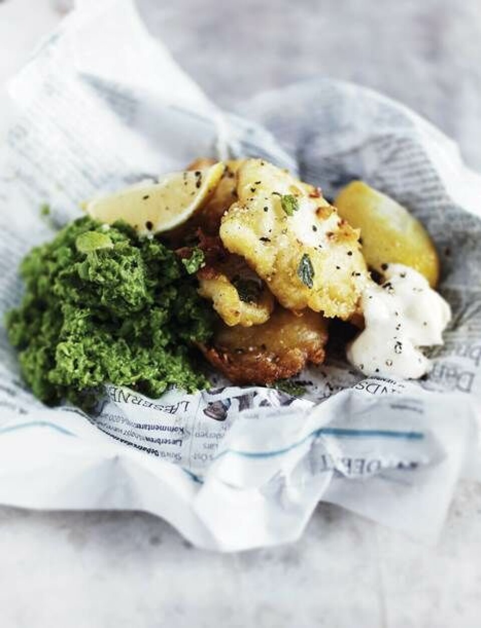 Paneret fisk med ‘mushy peas’