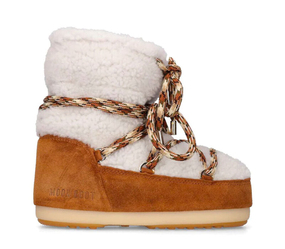 moon boots_shearling.jpg
