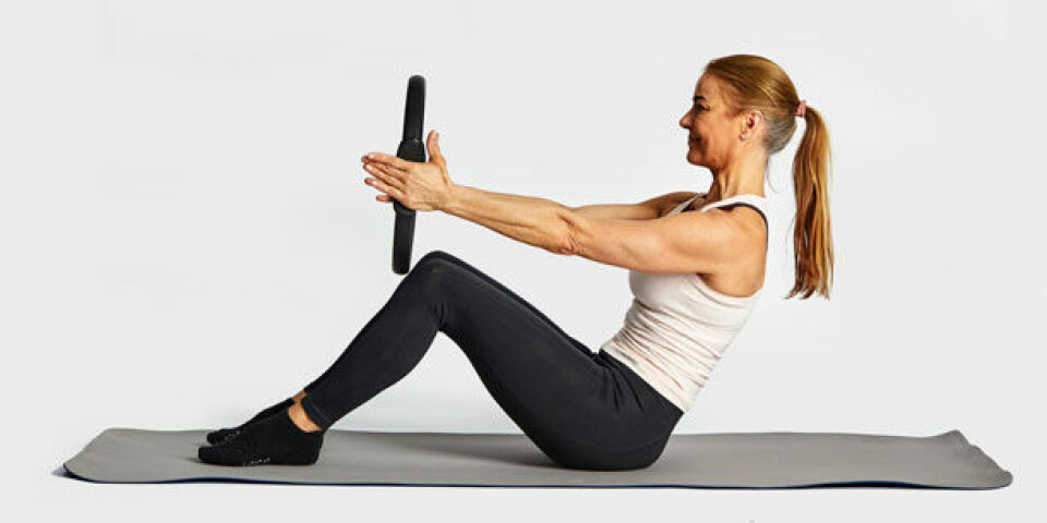 pilates russian twist