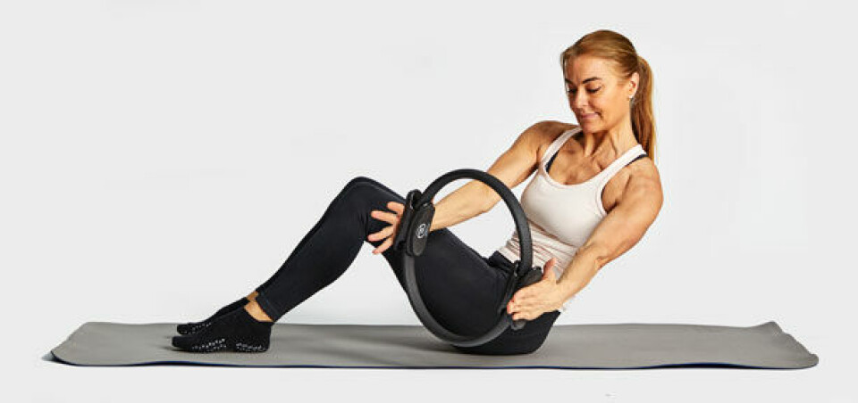 pilates russian twist