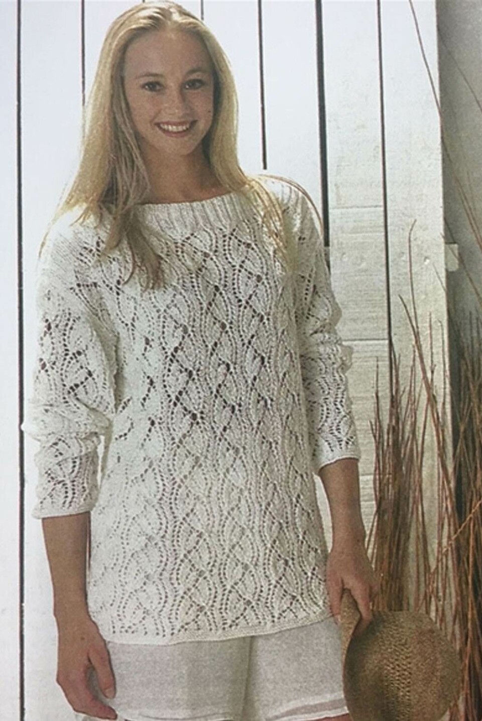 Skøn retro: Damebluse i tulipan-hulmønster