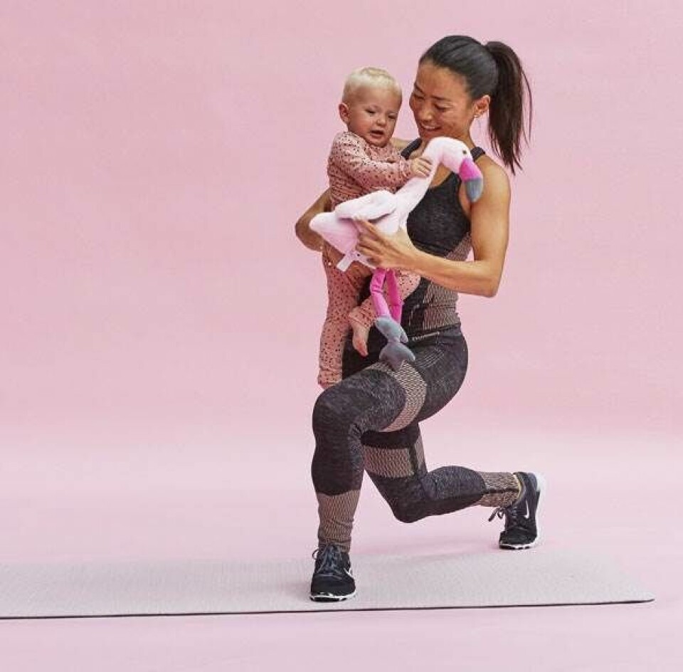 CROSSING BABY LUNGES øvelser