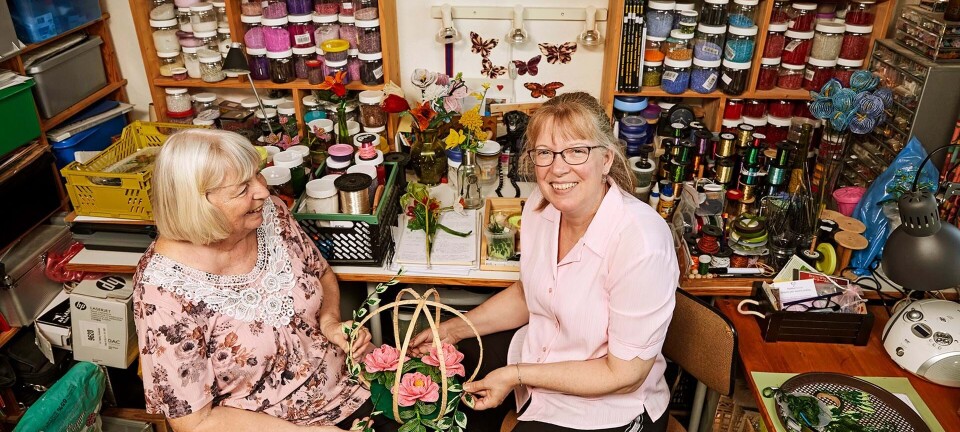 Lis og Bettinas blomster forveksles ofte med den rigtige vare – og holder evigt