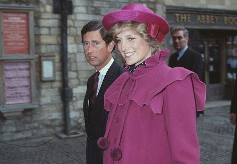 Se Dianas liv i billeder: Folkets prinsesse, modeikon, venner med de kendte - og en kærlig mor