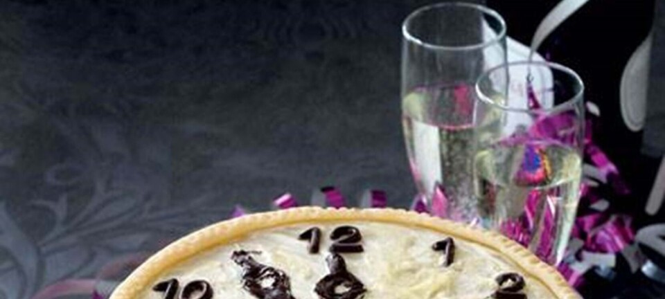 Festlig nytårskage med marcipanbunde