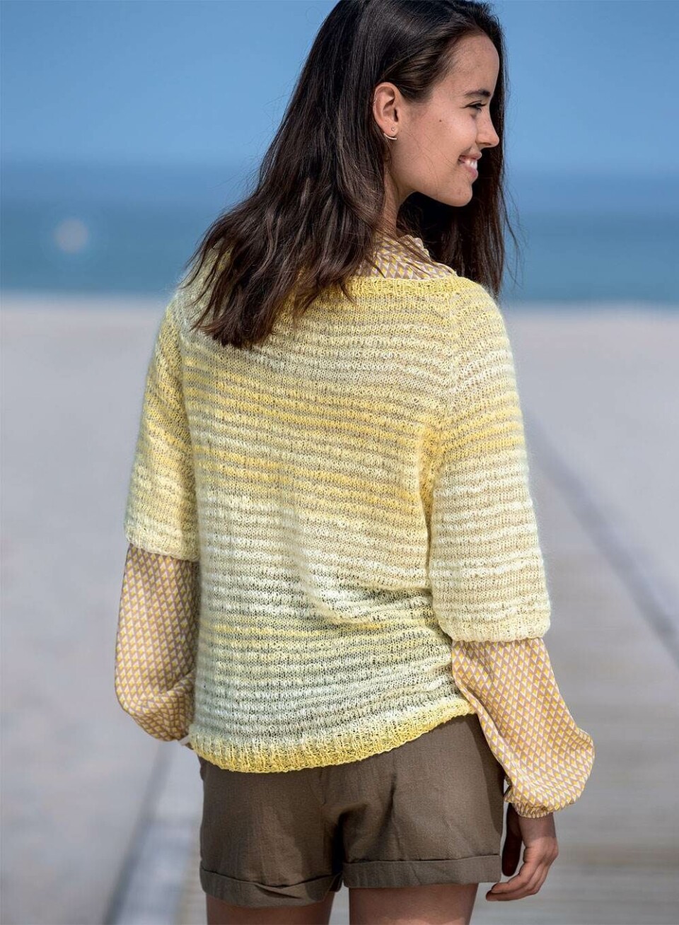 Strik selv: Raglanbluse med striber