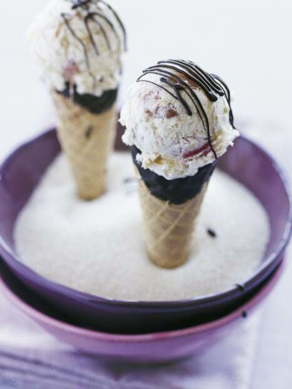 Isvafler med rabarberparfait