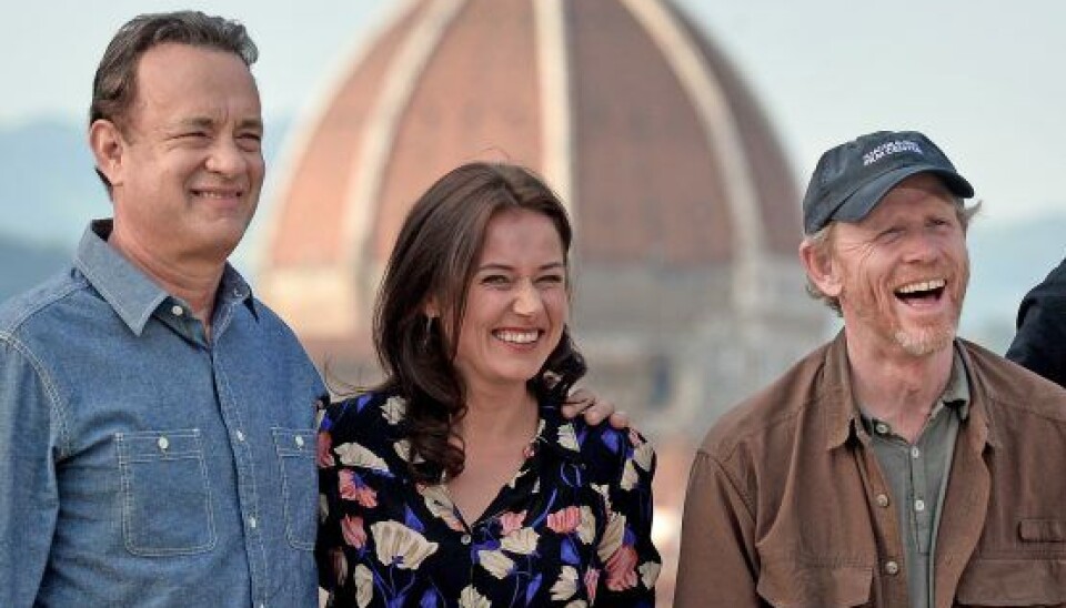 - Jeg elsker den dame, har Tom Hanks sagt om Sidse Babett, som han spillede over for i ”Inferno”, der blev instrueret af Ron Howard til højre. (Foto: Tiziana Fabi /Ritzau Scanpix)