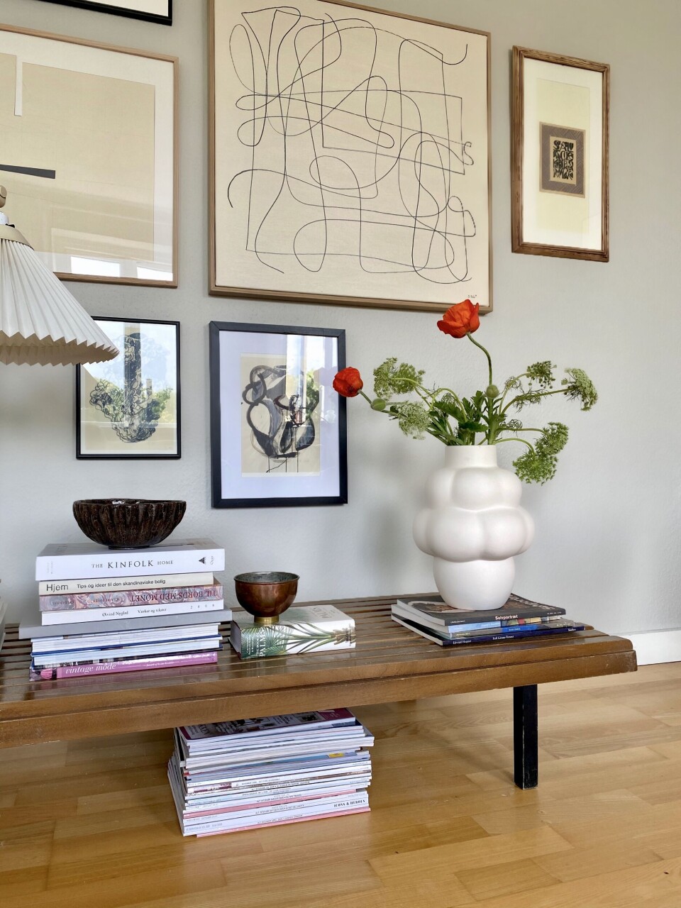 Den smukke daybed, som også er købt på DBA, passer perfekt ind i Tinnes hjem.