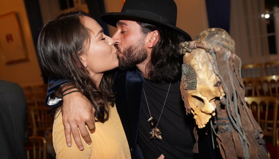 Der var kys fra kæresten, da Jamil endelig kunne fejre sin sejr. (Foto: Janus Nielsen)