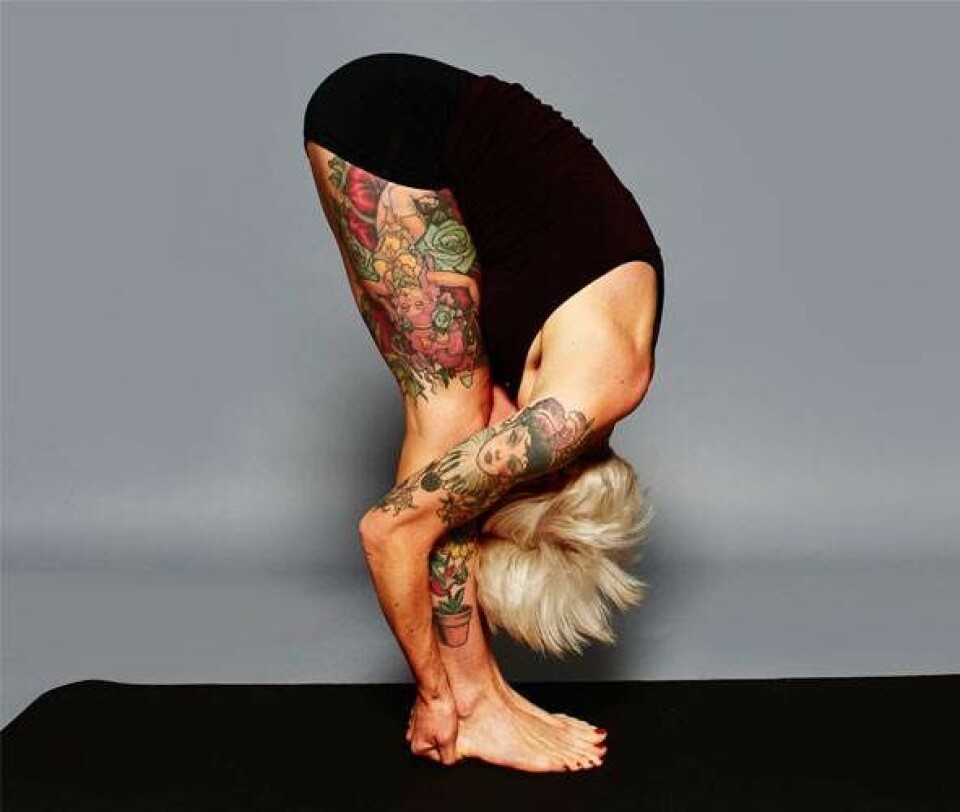 HANDS TO FEET POSE