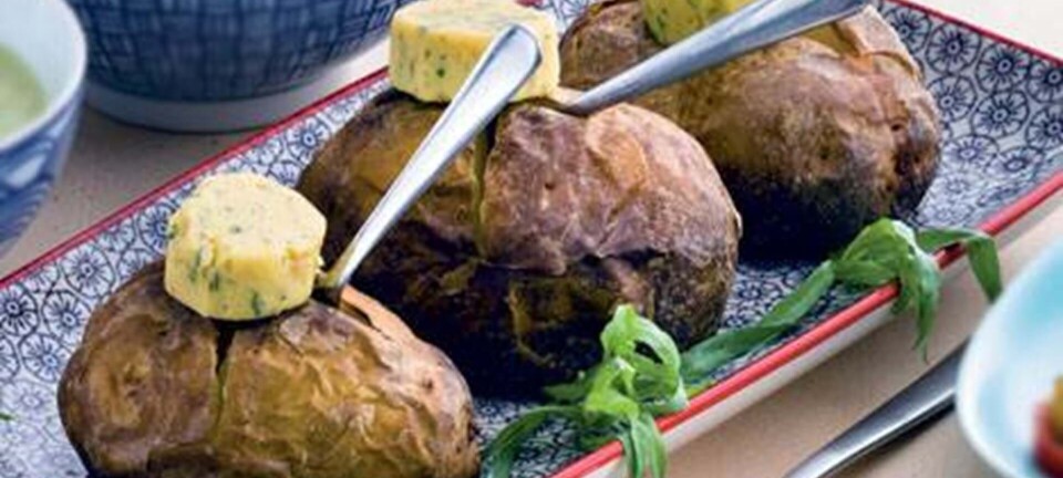 Bagte kartofler med løgsmør