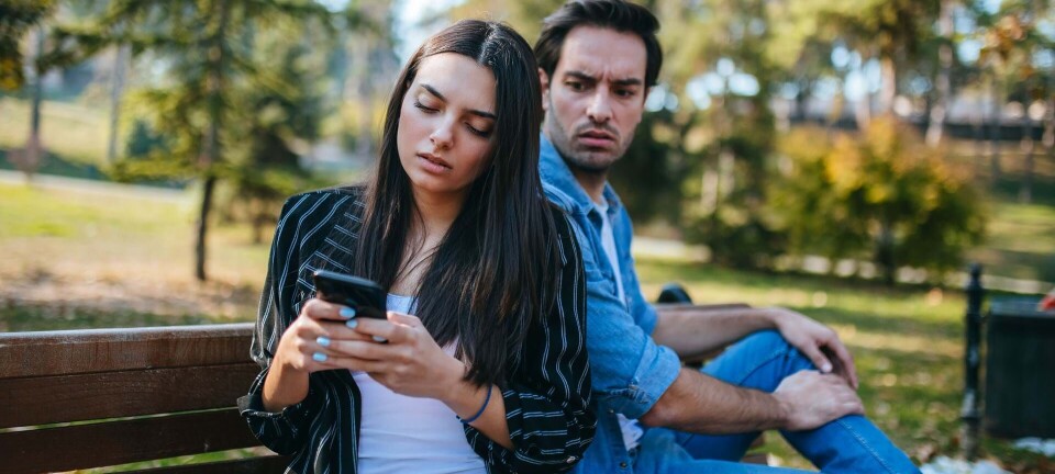 Panik-knap på Tinder skal sikre dig på din date