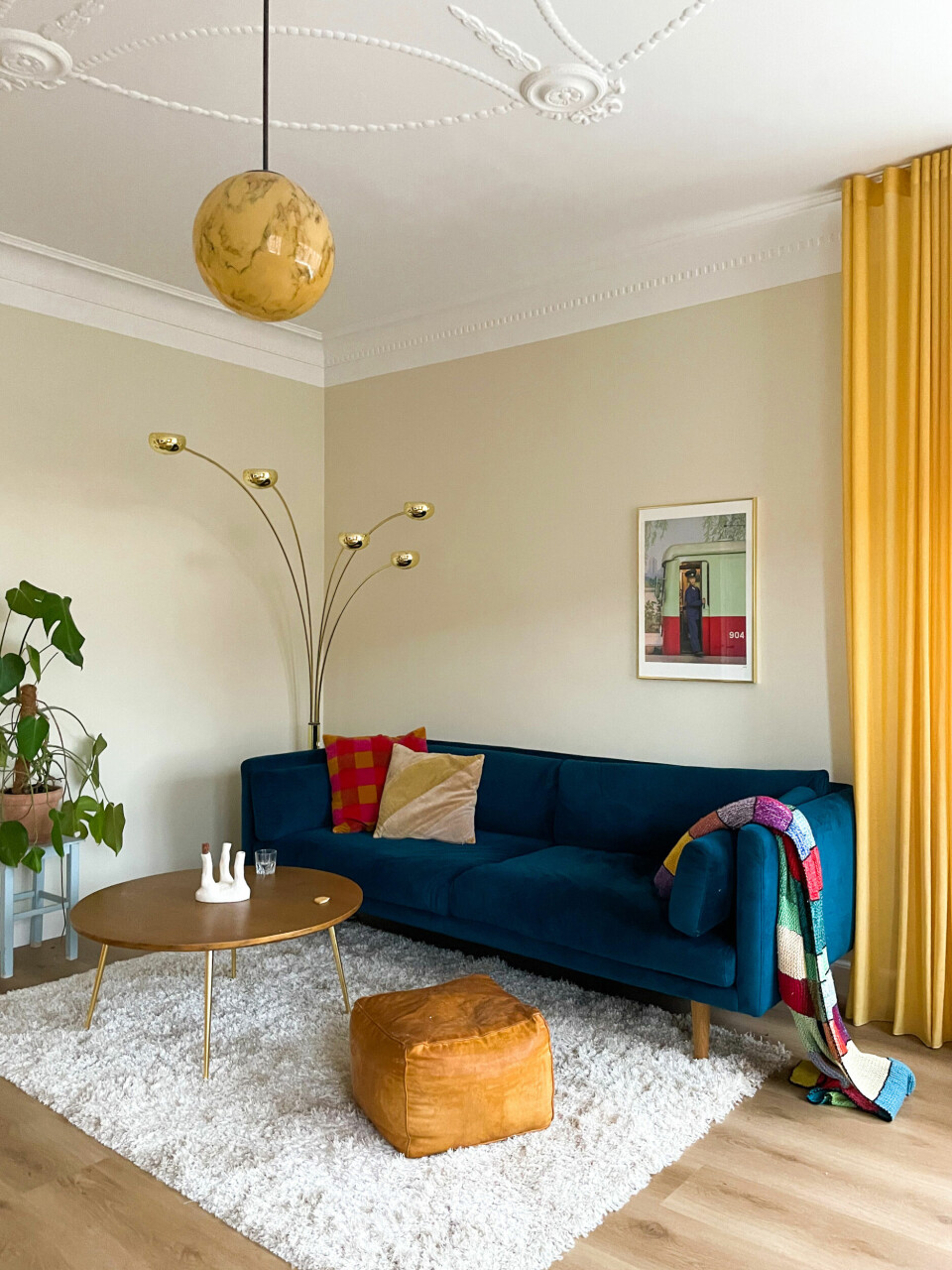 Den gullige loftkuppel i stuen har overlevet længst i Susannes hjem.