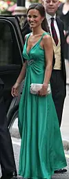 Se Kate og Pippa Middletons festkjoler til det royale bryllup