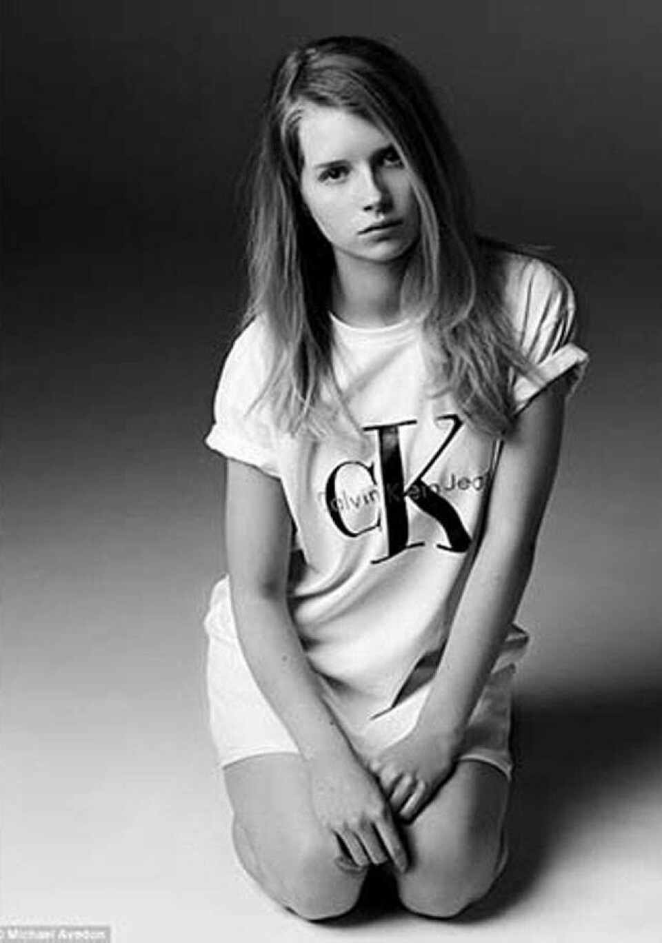 Kate Moss’ lillesøster i ny Calvin Klein kampagne