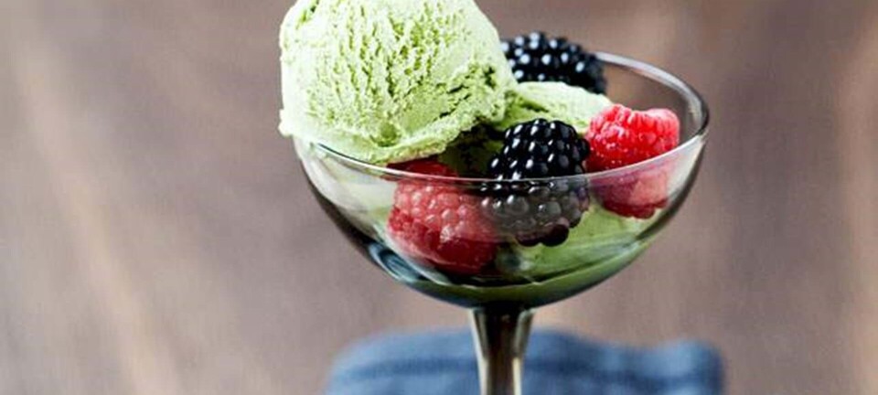 Grøn te-iscreme med frugt