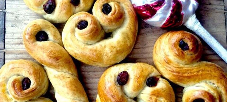 Koldhævede luciaboller