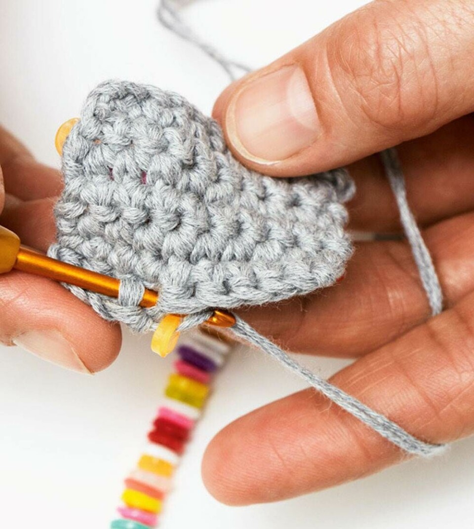 Sådan hækles en fm med perle