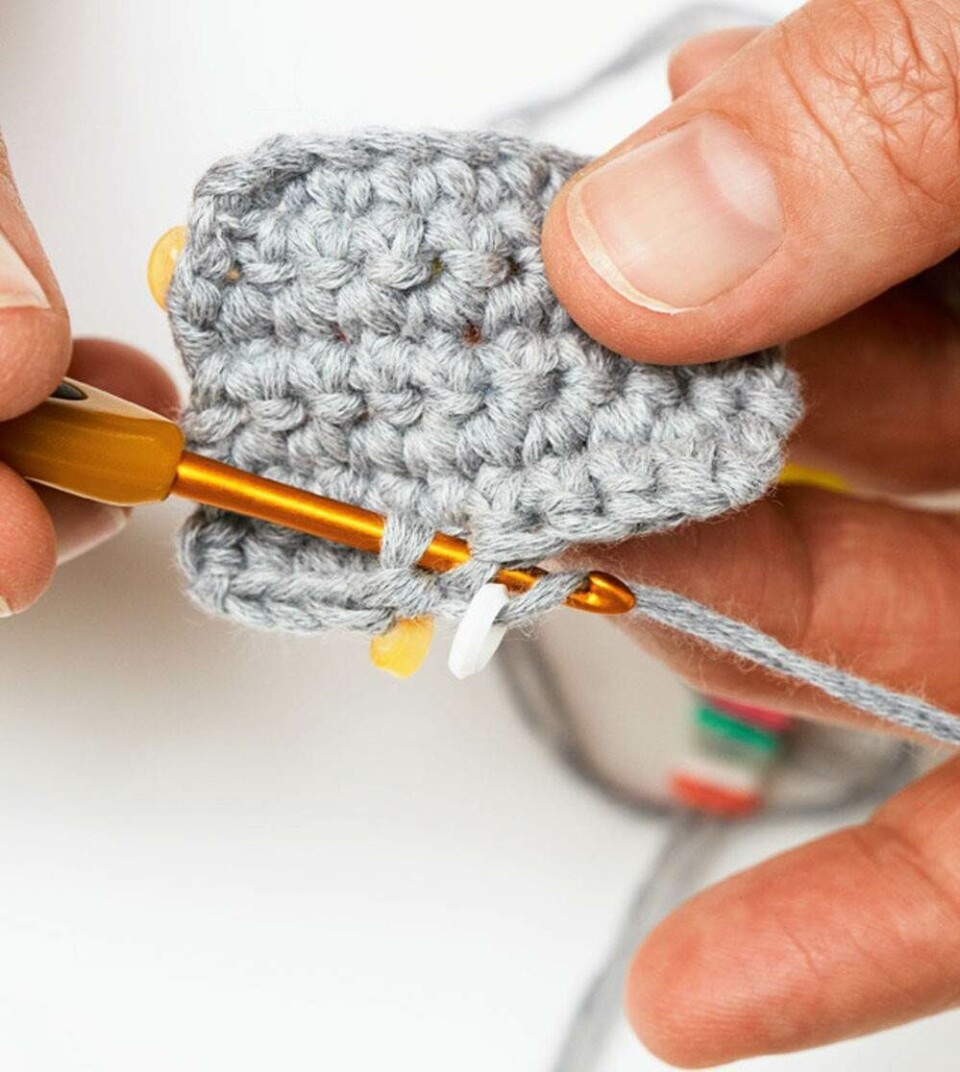Sådan hækles en fm med perle