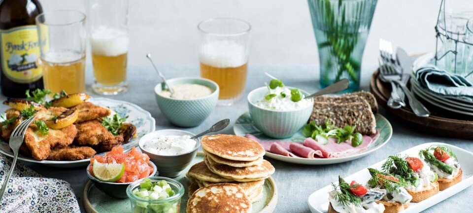 Klassisk pinsefrokost med nye favoritter
