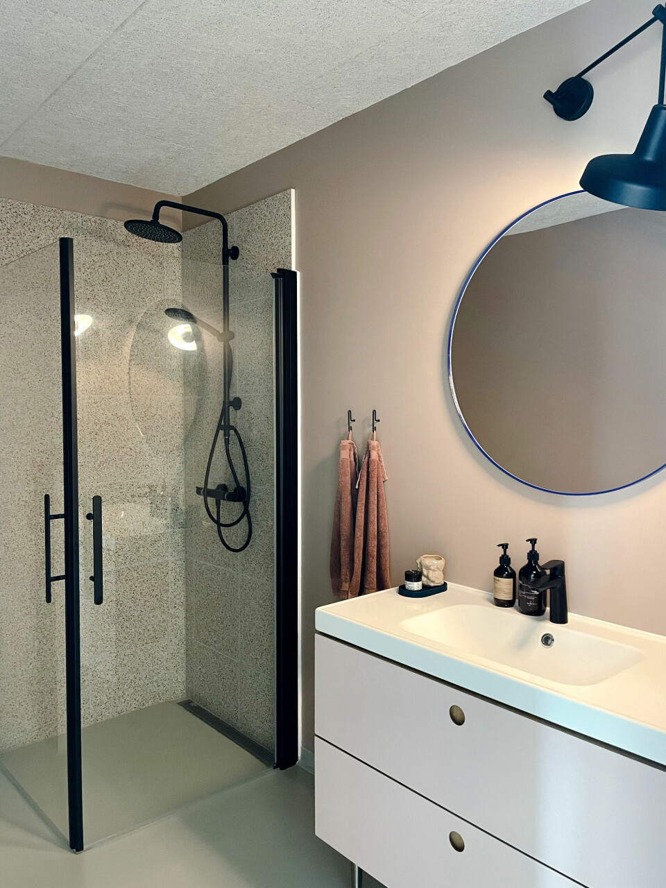 Badeværelsesmøbel fra Reform.