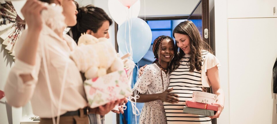 Skal du holde babyshower? Her er seks lege (der rent faktisk er underholdende…)