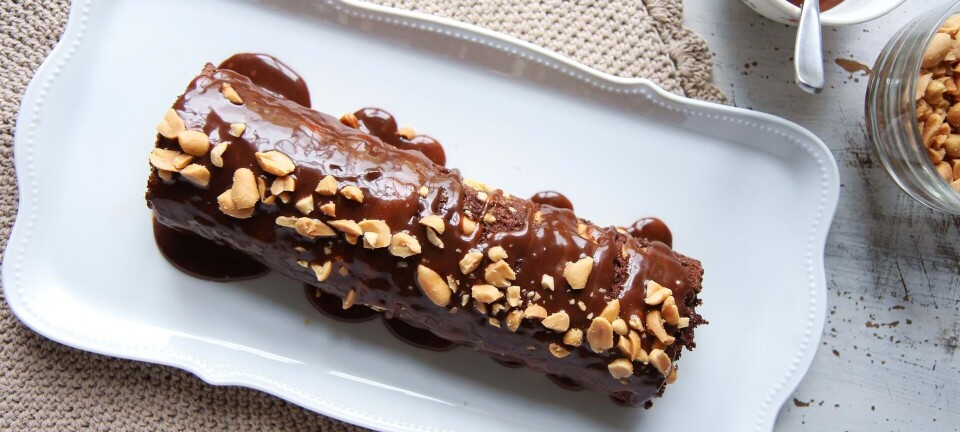 Sådan laver du en skøn snickersroulade