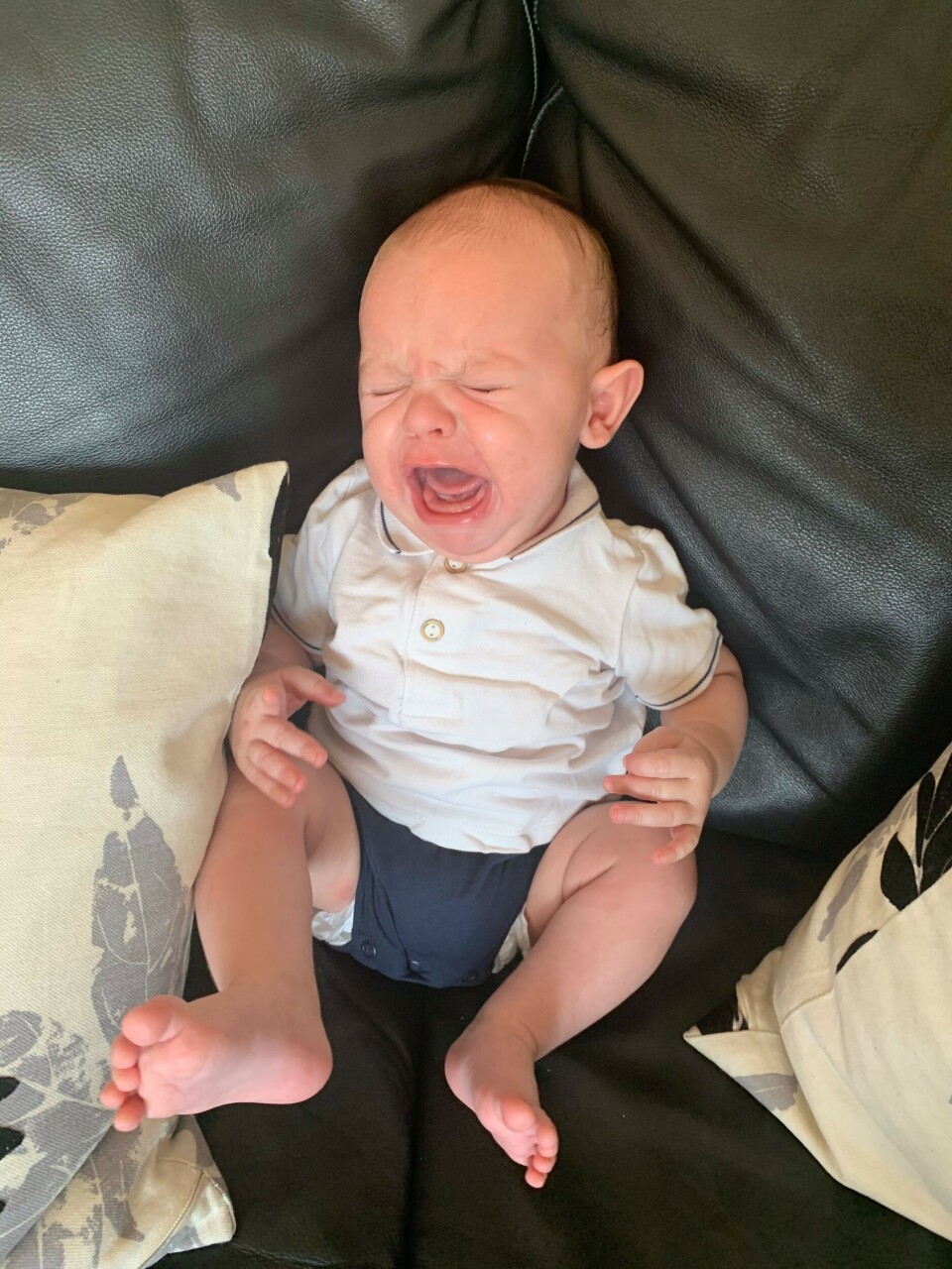 baby tungebånd græder x.jpg