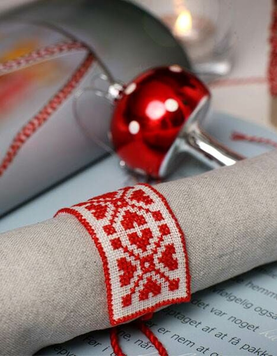 Servietring med broderi