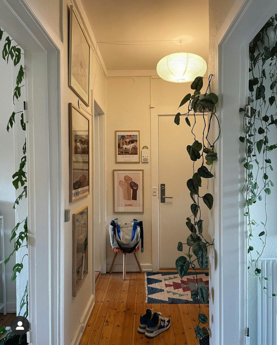 Tæppet i entreen er et vintage kelim fra Tyrkiet, som Thilde har købt på etsy.com.