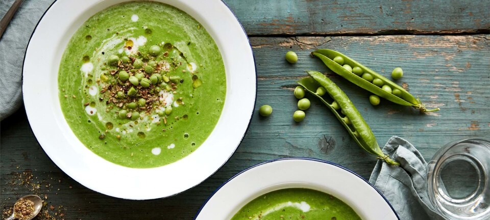 Ærtesuppe med yoghurt og grøn dukkah