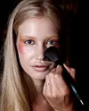 Få makeup-looket fra Stine Goyas modeshow