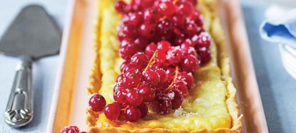 Lækker sommertærte med marcipan og ribs